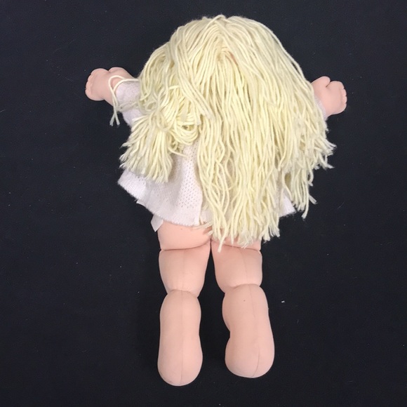 Cabbage patch doll - Picture 2 of 6